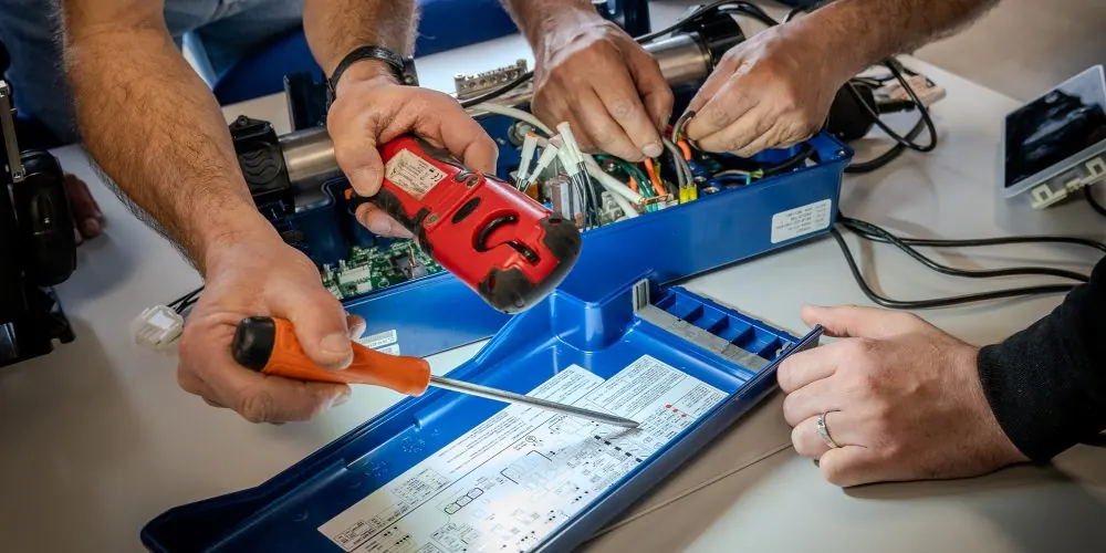 Réparation d’un boîtier de commande de spa en atelier